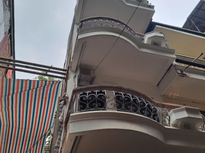 Cho thuê nhà nguyên căn ngõ 2 Phương Mai 50m2x4 tầng.5 ngủ,3 wc 14tr5