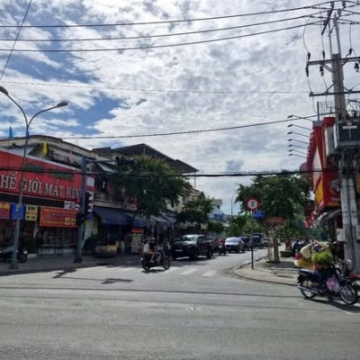 Bán nhà mặt tiền 2500m2 giá 170 tỷ Nguyễn Ảnh Thủ