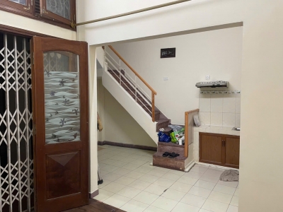 Cho thuê nhà nguyên căn Vũ Thạnh 3 tầng x 40m2, 3 ngủ, 2 WC, 10 triệu ở hộ gia đình