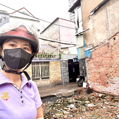 BÁN ĐẤT - XE HƠI CÁCH VÀI BƯỚC CHÂN- TIỆN CHỦ XÂY THEO CÔNG NĂNG SỬ DỤNG-NGANG 5.1M - ĐƯỜNG BẾN VÂN ĐỒN- HOÀNG DIỆU ĐẾN NGUYỄN TẤT THÀNH CHỈ 2 PHÚT QUA PHỐ ĐI BỘ NGUYỄN HUỆ.