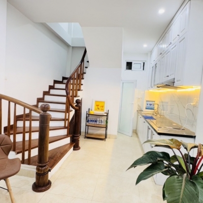 BÁN GẤP - NHÀ ĐƯỜNG LÁNG -VỊ TRÍ ĐẮC ĐỊA- 5 TẦNG- DT -33M2-MT3.5M  GIÁ CHỈ 7.5TỶ