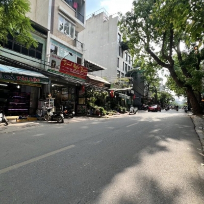 Bán nhà mặt phố Ba Đình – 90m², mặt tiền rộng, vỉa hè KD – chỉ 22 tỷ