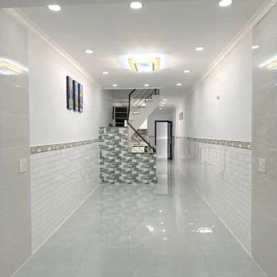 Bán nhà mới xây 2 tầng sát HXH 137 Âu Dương Lân P2Q8