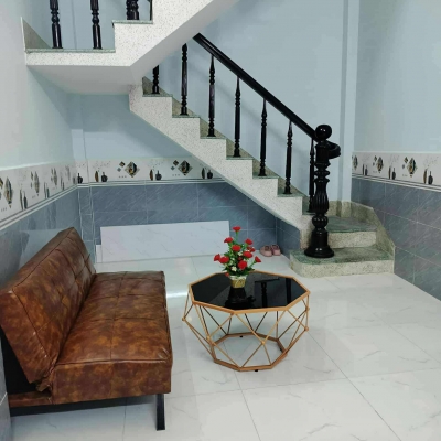 ♪ 2.25 tỷ Lý Thái Tổ, Ô tô đậu 40m, 2.5 tầng cứng cáp sạch đẹp 3PN, ở ngay