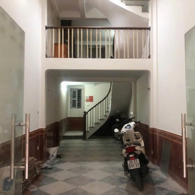 Cho thuê nhà Định Công Thượng ô tô tránh, 4.5 tầng x 45m2, 5 ngủ, 15 Triệu