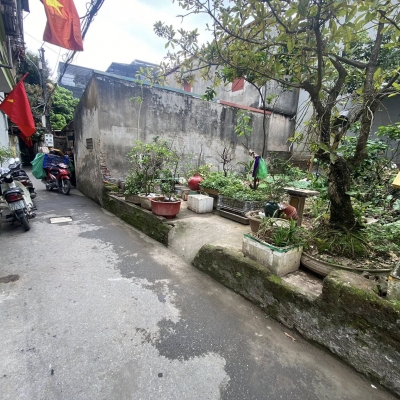 Hiếm ! Ngọc thuỵ trong đê chỉ 4 tỷ 1 nhà ra oto