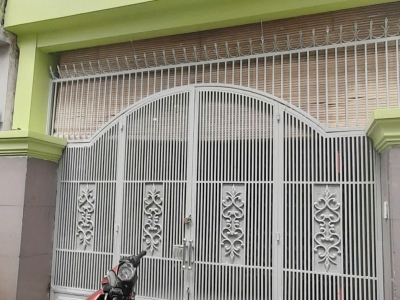 Cho thuê NNC nở hậu sát MT đường Đặng Chất P2Q8. Giá 12 triệu