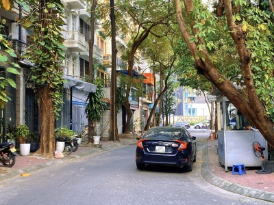 nổi bật 1 Căn ! Phân lô mặt ngõ Nguyễn Khánh Toàn, xe con tránh hoạt động, 80m, trước mặt 9m