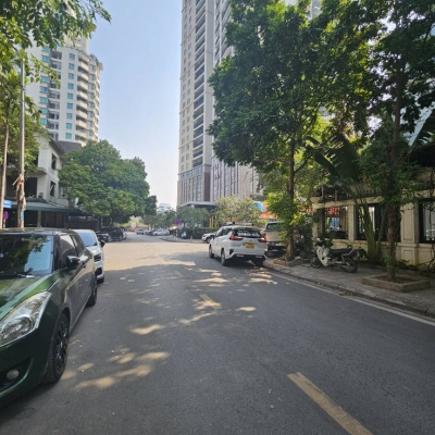 6 tầng thang máy – ô tô tránh – Phùng Chí Kiên – chỉ 26 tỷ
