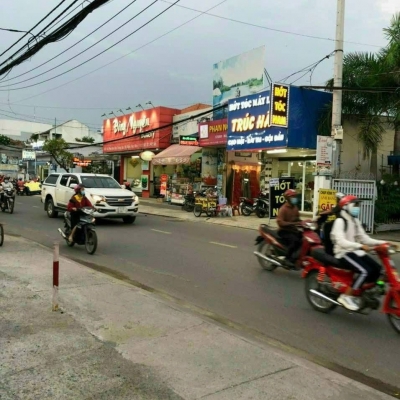 Bán nhà mặt tiền 6,5x35m giá 17 tỷ Đường Phan Văn Hớn
