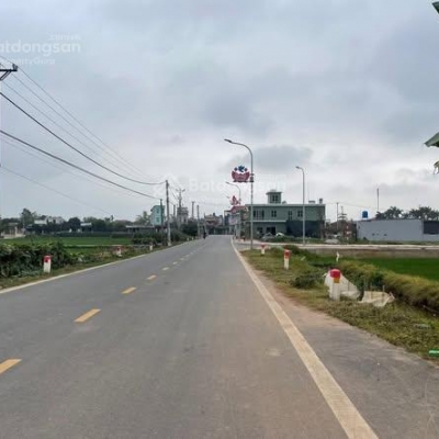 BÁN ĐẤT MẶT ĐƯỜNG TRỤC XÃ QUỲNH MỸ (NAY THUỘC QUỲNH PHỤ) VỊ TRÍ KINH DOANH TỐT