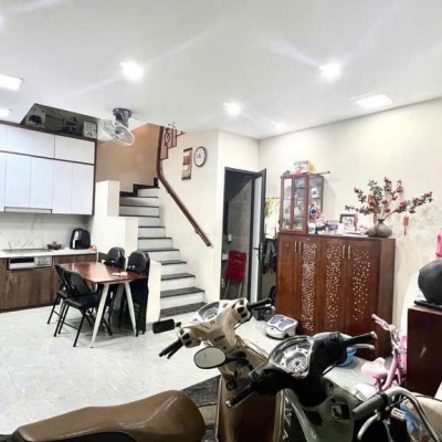 NHÀ DÂN XÂY MỚI 2 NĂM,XEM TRONG LÀ MÊ CHỐT LUÔN.  NHÀ THIẾT KẾ RẤT ĐẸP - GẦN MẶT NGÕ VĂN HƯƠNG!