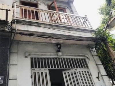 Cho thuê nhà nguyên căn tại phố Gia Quất, Thượng Thanh (42m2x3), 3PN, 3WC, full nội thất