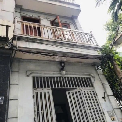 Cho thuê nhà nguyên căn tại phố Gia Quất, Thượng Thanh (42m2x3), 3PN, 3WC, full nội thất