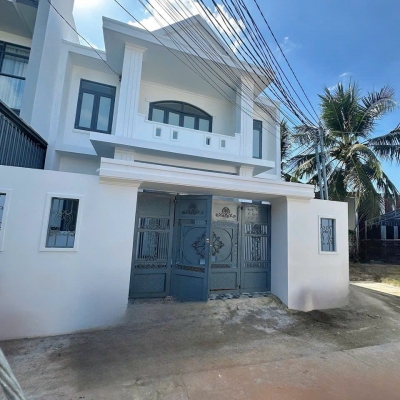 BÁN NHÀ CĂN GÓC 2 TẦNG GẦN BỆNH VIỆN ĐƯỜNG SẮT VĨNH HIỆP