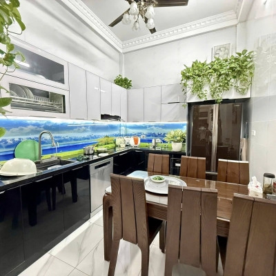 (Chính chủ) bán căn nhà phố Lê Đại Hành, mặt tiền 5m, xây 4 tầng, 70m2, 19.5 tỉ