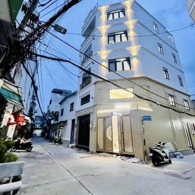 NHÀ ĐẸP LÔ GÓC HXH THÔNG – 2P AEON MALL NGANG 5M – 5 TẦNG – GIÁ TỐT 8.X TỶ