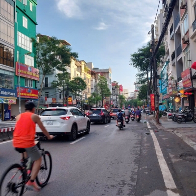 SIÊU PHẨM LẠC LONG QUÂN, NHÀ MỚI Ở NGAY, NỘI THẤT XỊN, 5T x 35M2, 8.33 TỶ