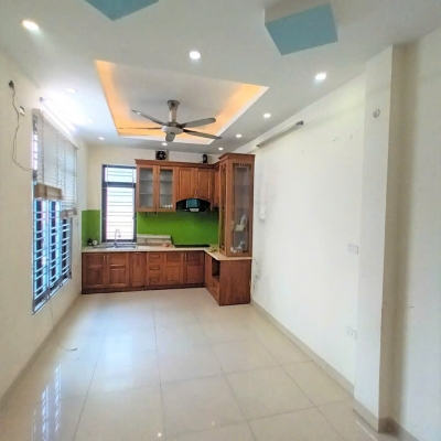 Cho thuê nhà mặt phố Giáp Bát - Kim Đồng, 35m² x 5 tầng, thiết kế 3 phòng ngủ 13,5 triệu