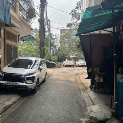 Bán 50M tam trinh tặng nhà phân lô ô tô dừng đỗ kinh doanh hoàng mai