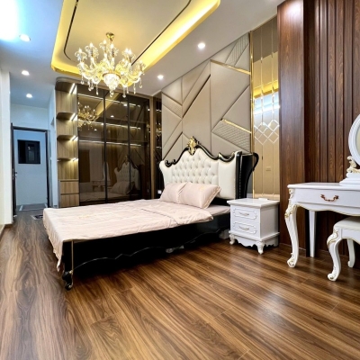Bán nhà Lô Góc Hoàng Mai - 35mx6tầng - 4 ngủ thông sàn nhà đẹp ở ngay - 6.9 tỷ lh 0817606560