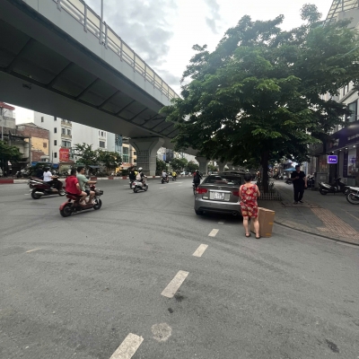 Bán đất tặng nhà Minh Khai,142m,vỉa hè 12m,oto vào nhà, mặt tiền 8m,42.5 tỷ