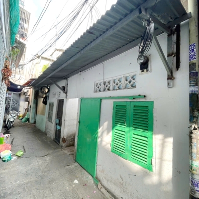 Nhà cấp 4, 3.2*13.5m hẻm Phạm Hùng P4Q8 (P.Chánh Hưng)