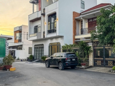 Nhà ngang 5.3m hiếm khu Phước Bình - DT lớn 95m2 - 4 phòng ngủ rộng