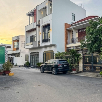 Nhà ngang 5.3m hiếm khu Phước Bình - DT lớn 95m2 - 4 phòng ngủ rộng