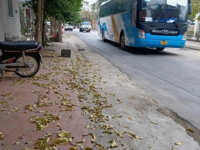 Bán nhà đường Hoàng Hoa Thám - Thụy Khuê - Tây Hồ. Diện tích : 36m2 * 5 tầng. MT : 3.5 M. Thang máy, nhà đẹp về ở luôn.