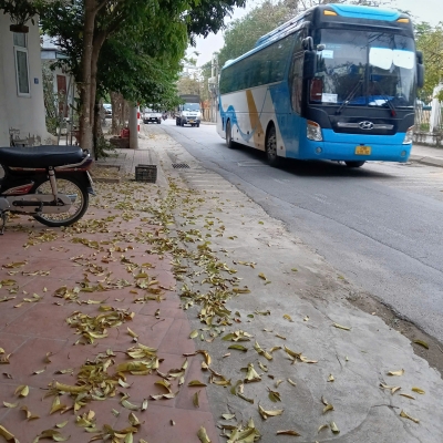 Bán nhà đường Hoàng Hoa Thám - Thụy Khuê - Tây Hồ. Diện tích : 36m2 * 5 tầng. MT : 3.5 M. Thang máy, nhà đẹp về ở luôn.