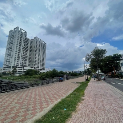 Nhà  to đường xe hơi cần bán gấp, 90m2, 6,5ty quận 8