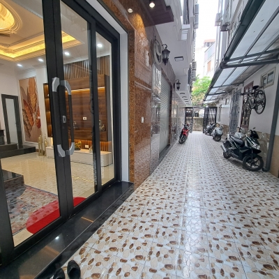 BÁN NHÀ ĐẸP NHẤT NHÌ CẦU GIẤY – TRUNG TÂM CẦU GIẤY – NGÕ 5M Ô TÔ – SỔ ĐỎ CHÍNH CHỦ – GIÁ MÊM NHẤT THỊ TRƯỜNG - DIỆN TÍCH 31M2 - MT 4.5M - 6 TẦNG - GIÁ 10.5 TỶ - LH : Mr HOÀNG PHÚ - PHONE : 0385683333