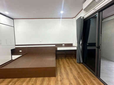 Bán nhà đẹp Hồng Tiến- Oto đỗ cổng-36m 5 tầng- full NT hơn 8 tỷ(TL)