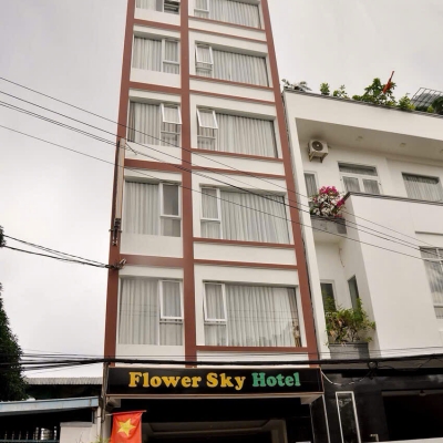 GIẢM MẠNH 2TY CHO CĂN KHÁCH SẠN CÁCH BIỂN CHỈ 200M GẦN CHỢ KHU TRUNG TÂM PHÍA BẮC NHA TRANG