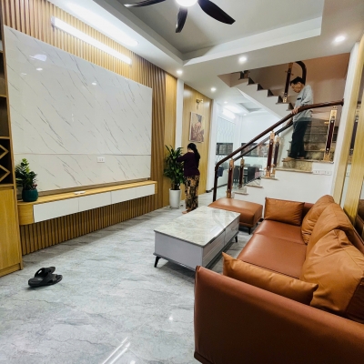 Cho thuê nhà Đại Từ Full đồ 4 tầng x 40m2, 4 ngủ, 12 Triệu Full đồ ở gia đình vào ngay