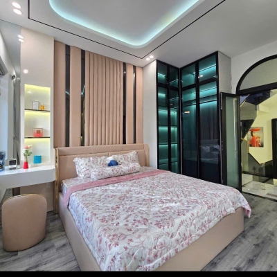 - Sơn Trà, Khách sạn mặt tiền Hà Bổng, 15,5 tầng có bể bơi vô cực, thu nhập gần 300tr/th, sát bãi tắm phạm văn đồng.