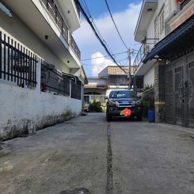 BÁN NHÀ 2 TẦNG HXH Đ. HUỲNH THỊ HAI Q. 12- DT 51m2 (4x13) chỉ 4,2tỷ????

✅Diện tích chuẩn ngang 4m dài 13m 
✅Công nhận đủ 78,5m2 
✅Kết cấu 1 trệt 1 lửng 2PN- 2 WC
✅Sổ hồng riêng đang cất két
✅Chủ hỗ trợ vay Bank
✅Vị trí 1/ đường Huỳnh Thị Hai cách Mt 100m