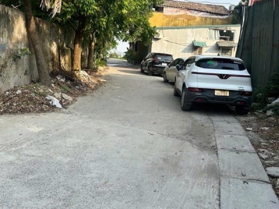 Bán nhà ngõ 465 Ngọc Thuỵ 40m x 3T oto tránh, oto vào nhà chỉ nhỉnh 6 tỷ. LH 0936123469