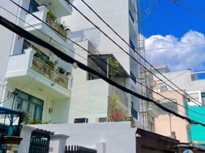 BÁN NHÀ MẶT TIỀN - 7 TẦNG ĐÚC - THANG MÁY CẢM ỨNG - SMART HOME FULL NỘI THẤT ???? Chỉ 17.8 TỶ - Nhà mới 100% - Trang bị như khách sạn 5 sao!
⸻