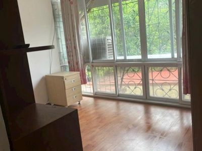 Cho thuê căn hộ tập thể E3 Phương Mai, 55m², gồm 2 phòng ngủ, 1 WC, 1 bếp 6,5 triệu