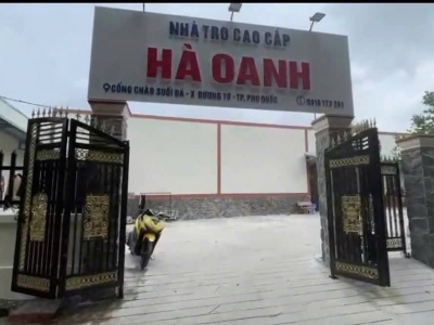 Cần bán gấp Khu nhà có 55 căn cho thuê cao cấp Hà Oanh, cách cổng chào trung tâm Dương Đông, TP Phú Quốc 60m, 39x54m, Cn 2138 m2, ( xây dựng 12 tỷ) Thu nhập 1 tháng khoản 100tr. Giá 32 tỷ TL