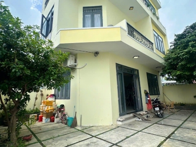 BÁN NHÀ MÊ ĐÚC 3 TẦNG ĐẸP LUNG LINH NGANG 9m NGAY CẦU DỨA PHÚ NÔNG, VĨNH NGỌC