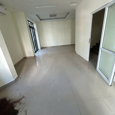 Cho thuê nhà KĐT Trung Yên 80m2 x 5 tầng 3 mặt thoáng, VP cty, TT đào tạo...