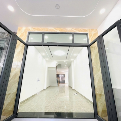 BÁN NHÀ 3 TẦNG HẺM Ô TÔ GẦN CHỢ VĨNH HẢI
- DT: 107,5m2 . DTSD: 201m2
- 
- Giá bán : 5 tỷ 100 triệu thương lượng