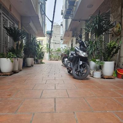 Phải thật nhanh !!! Nhà gần hồ 2 bồ đề 30m x 5T. Mặt tiền đẹp. Trước nhà 5m. Oto đỗ cửa. LH 0936123469