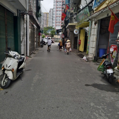 Bán nhà giáp bát 4 tầng dân xây 15m ô tô tránh hoàng mai