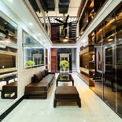 ngọc khánh 52m x6 tầng thang máy 15,9 tỷ nội thất xịn,ngõ thông rộng,gần phố