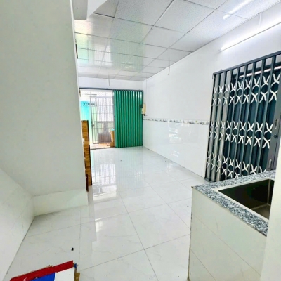 MẶT TIỀN 2 GÓC LÊ QUỐC HƯNG Q4
NGANG 3.4 DÀI 9 - 2 TẦNG CÓ 3 TỶ