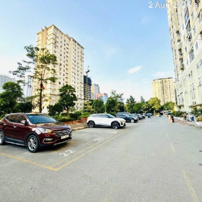 CHUNG CƯ CẦU GIẤY- NHÀ THIẾT KẾ HIỆN ĐẠI -  Ô TÔ CHẠY VÒNG QUANH - 3PN - 2WC - 2 BAN CÔNG - TIỆN ÍCH XUNG QUANH KHÔNG THIẾU THỨ GÌ - KHÁCH CHỈ VIỆC SÁCH VA LY VỀ Ở LUÔN.